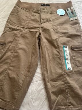 Lee Women’s Tan Cargo Bermuda Shorts
